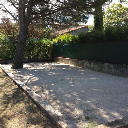 Le Petit Manoir Logis Hotel Les Angles  Bagian luar foto