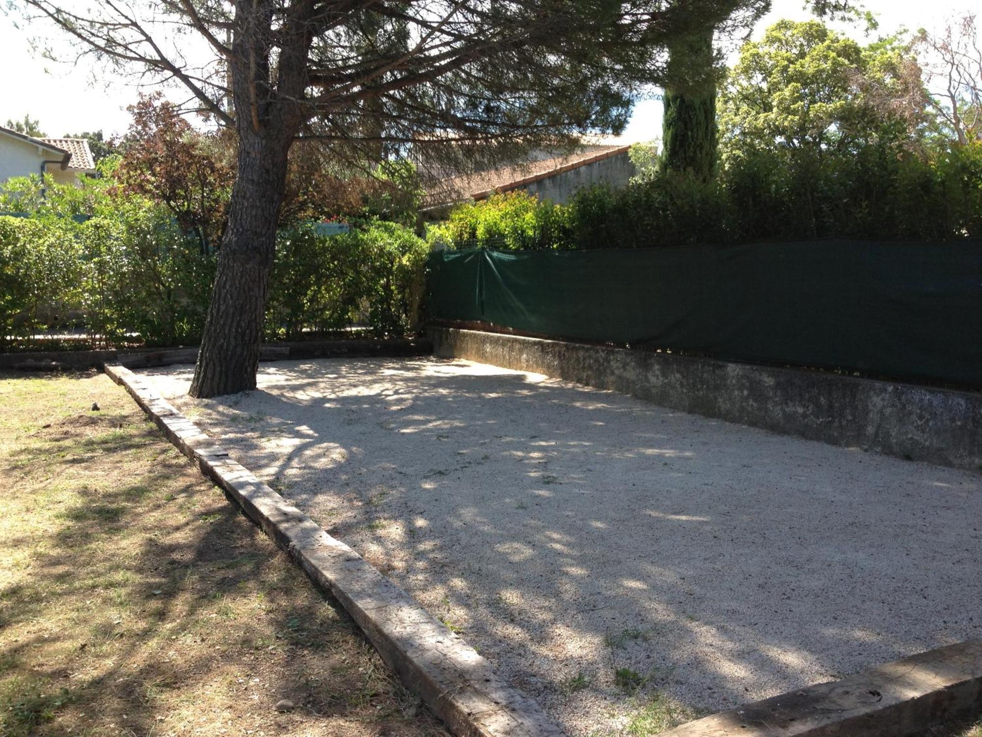 Le Petit Manoir Logis Hotel Les Angles  Bagian luar foto